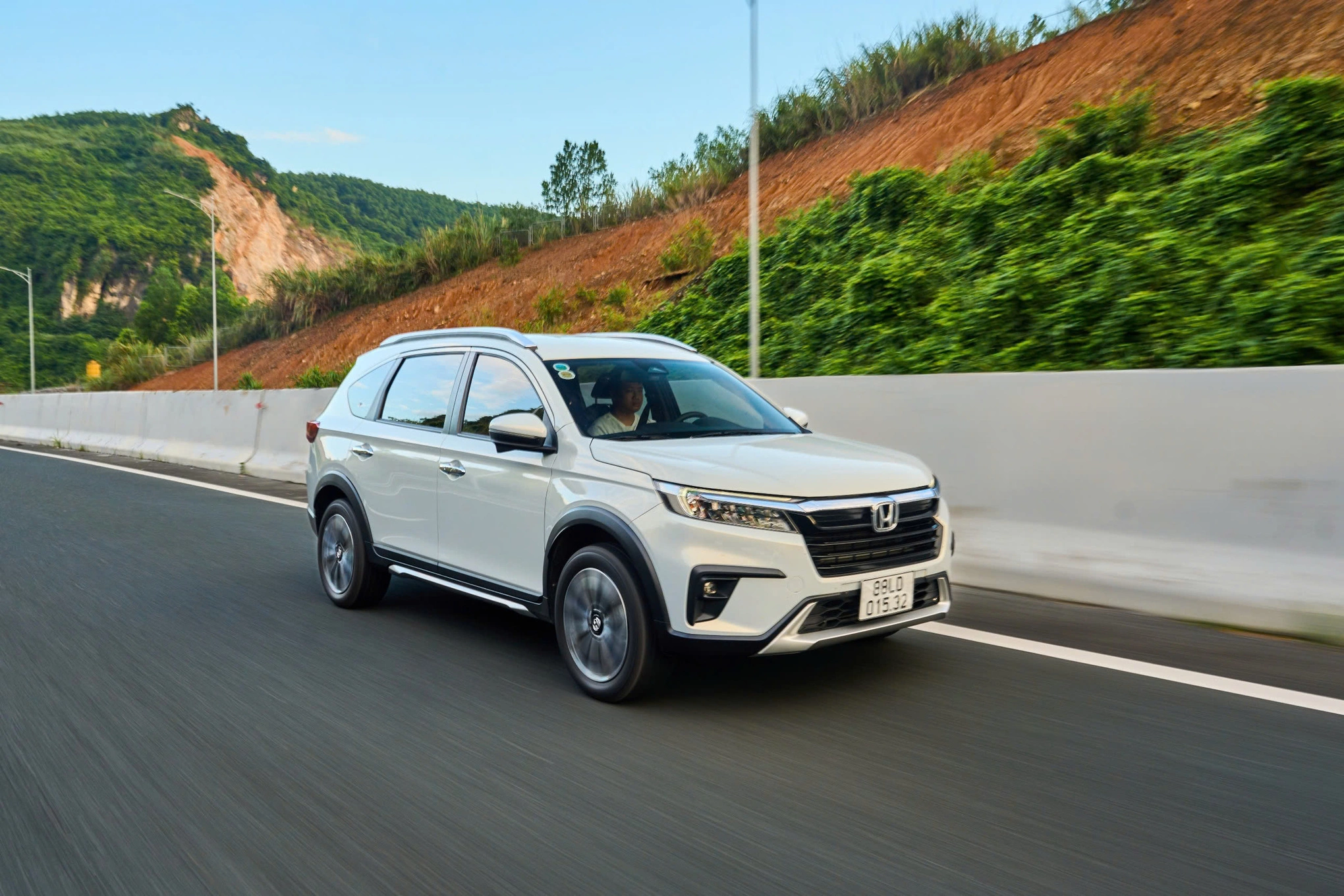 Honda BR-V trên đường trường. Ảnh: HVN